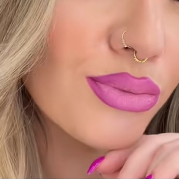 โผ๏ธ LAST ONE ๐ LIPSTICK SNOB a MACXIMAL SILKY MATTE LIPSTICK. ** NEW IN THE BOX. - Picture 8 of 14